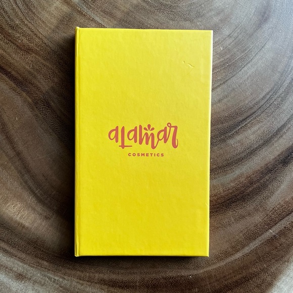 Alamar Reina Del Caribe Eyeshadow Palette Vol 1 - Picture 5 of 7
